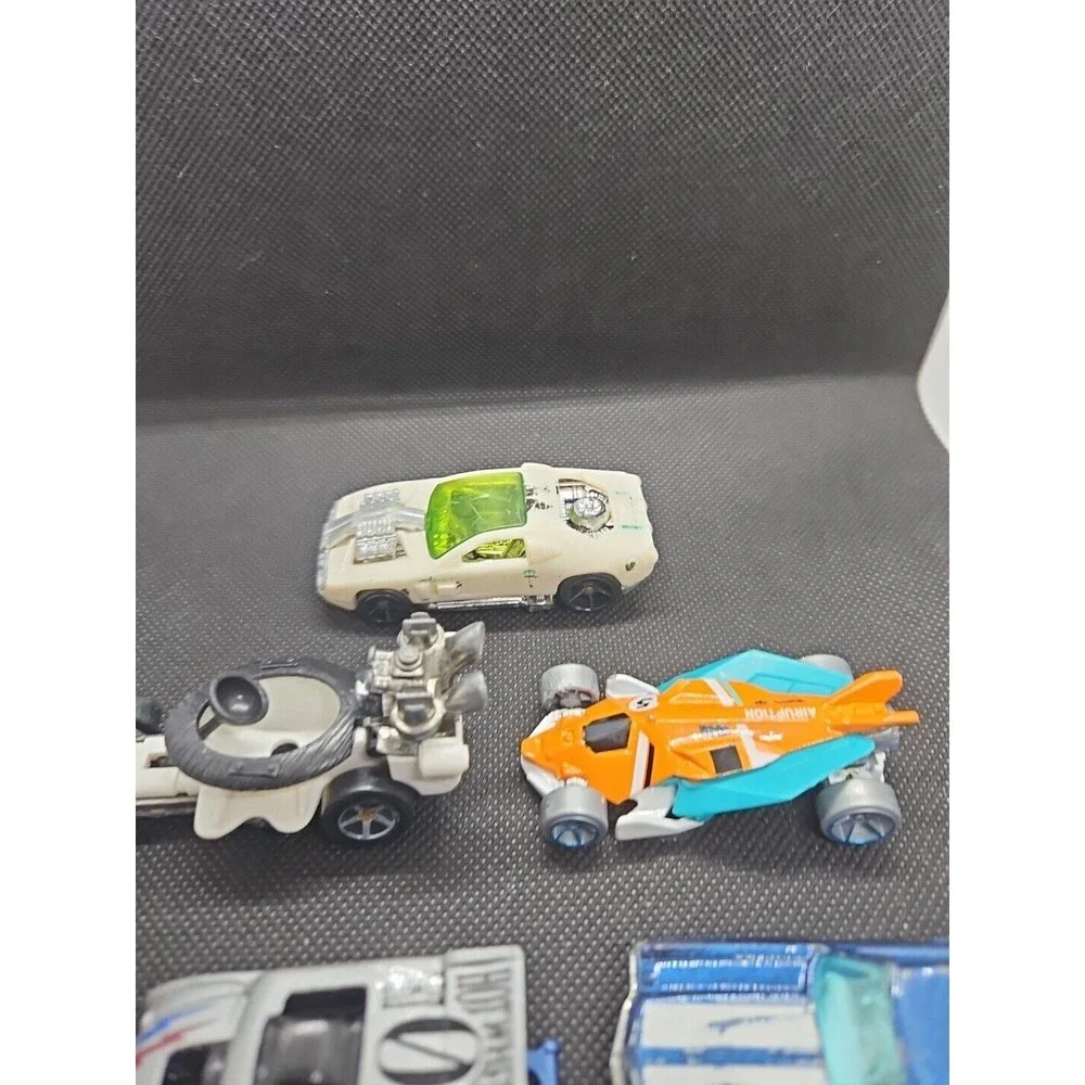 Hot Wheels Lot of 5, 70 Chevelle, Hollowback, Airuption, Hot Seat, Altered Ego